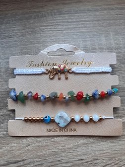 3 armbanden van natuursteen