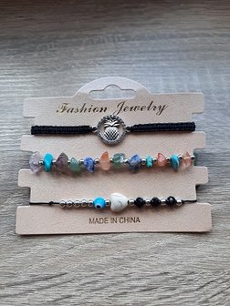 3 armbanden met natuursteen