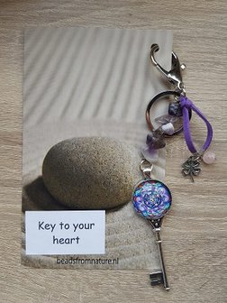 Tassenhanger Sleutel Key to your heart Amethist