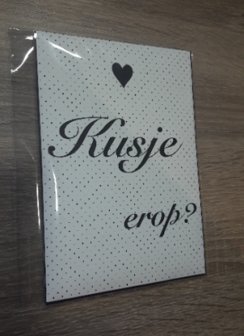 Geurkaart, kusje erop