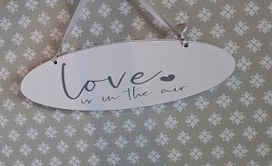 Bordje "love is in the air♥"