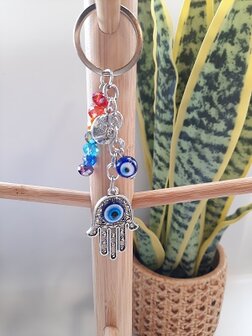 Sleutelhanger met &quot;hamsa hand&quot; en Chakra kralen