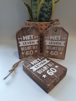 Houten label, het leven begint bij 60
