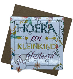 Puzzelkaart Hoera een kleinkind gefeliciteerd