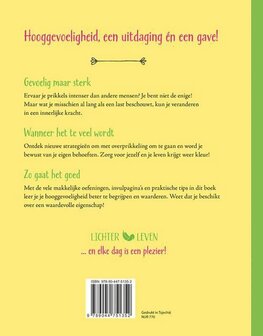 Achterzijde van het boek De kracht van hooggevoeligheid met afmeting 22 x 17 cm
