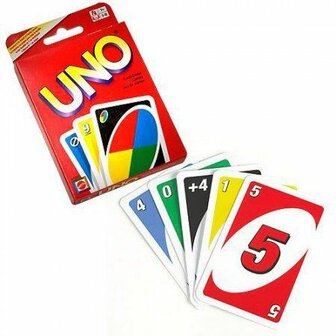 Uno kaartspel doosje met kleurrijke speelkaarten