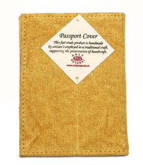 Paspoort hoesje -Just when the caterpillar thought the world was over