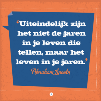 Binnenzijde met kleurrijke citaten uit het boek Oud is het nieuwe goud