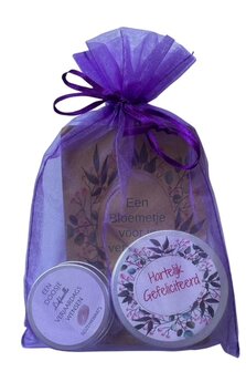 Cadeaupakket verpakt in luxe organza zakje 22x15 cm