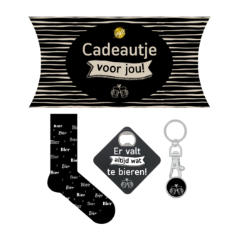 Cadeauset Cadeautje Voor Jou bierthema met sokken en sleutelhanger