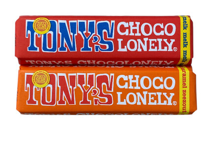 Close-up Tony&rsquo;s Chocolonely kerst chocolade reep melk karamel zeezout