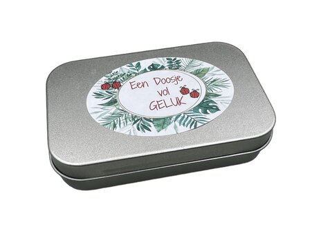 bloemetjes kweken voor lieveheersbeestjes in klein blikje