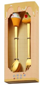 Lepeltje en vorkje voor gebak in een luxe geschenkdoos