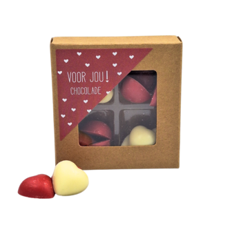 Doosje met roze en witte Callebaut chocolade hartjes van 25 gram
