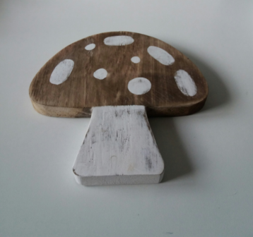 Paddenstoel van hout