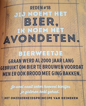 Geopend boek in kleur met pagina's vol bierweetjes en illustraties