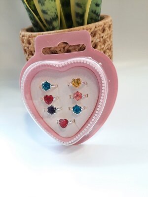 Kinderringetjes in een luxe hartdoosje