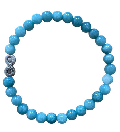 dames armband aquamarijn met infinity kraal close-up