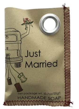 Bruiloft cadeau – romantisch zakje met rozengeur zeep