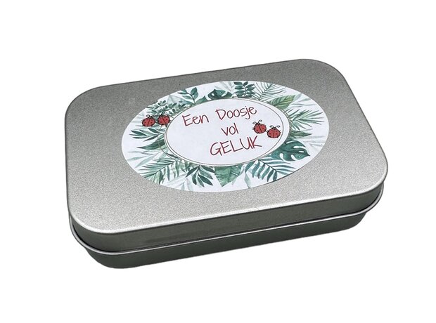 bloemetjes kweken voor lieveheersbeestjes in klein blikje