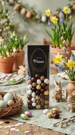 Paasverrassing per post met chocolade eitjes in verschillende smaken.