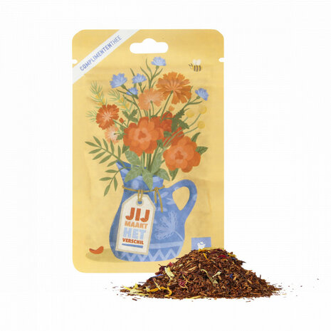 Detail van de opdruk Jij maakt het verschil op het zakje rooibos thee met bloemblaadjes