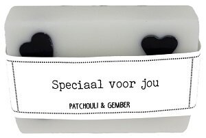 Luxe witte zeep met zwarte hartjes en wikkel Speciaal voor jou