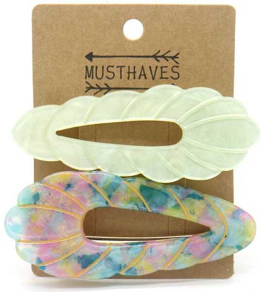 Stijlvolle groene haaraccessoires van 7 cm op een bruine giftcard.