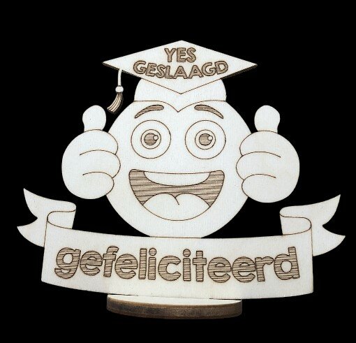 Houten voetstuk met smiley voor geslaagd