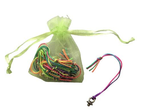 Organza zakje met metalen speen hangers