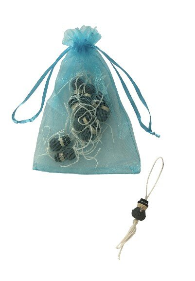 Set van 10 bruidegom gelukshangers in organza zakje
