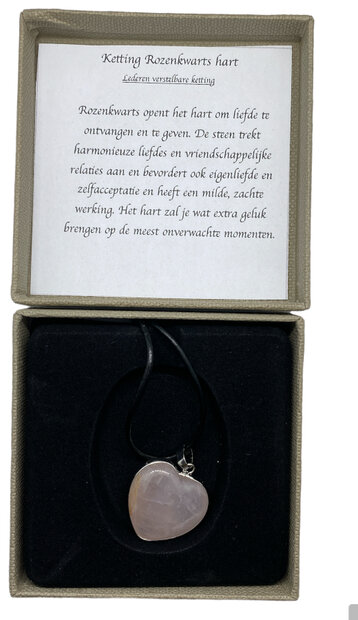 De rozenkwarts ketting gepresenteerd in de bijbehorende geschenkverpakking