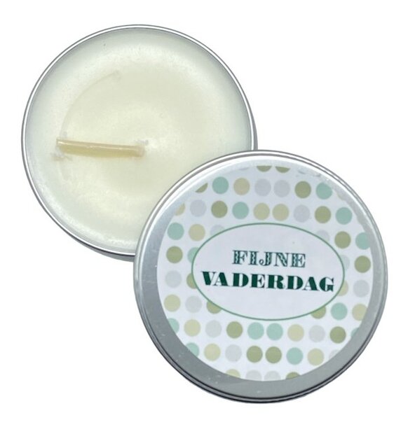 Detailopname van de opdruk Fijne vaderdag op het deksel van het ronde kaarsenblikje