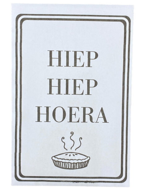 Zadenzakje van kraftpapier met de tekst Hiep hiep hoera.hoera (tuinkers)