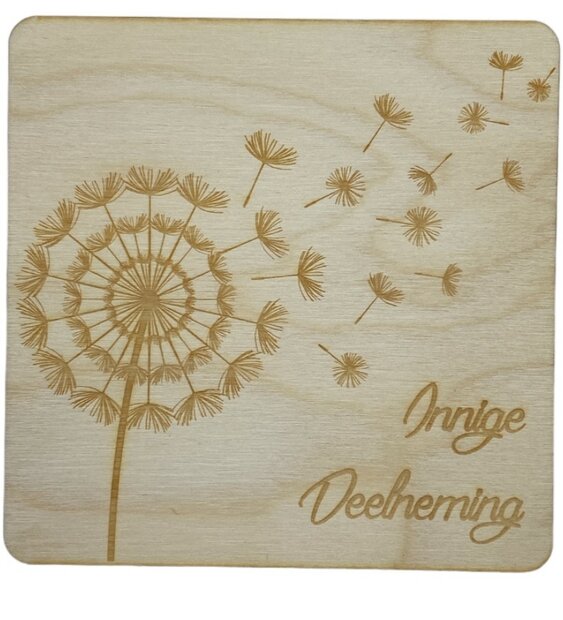 Houten condoleancekaart met tekst innige deelneming.