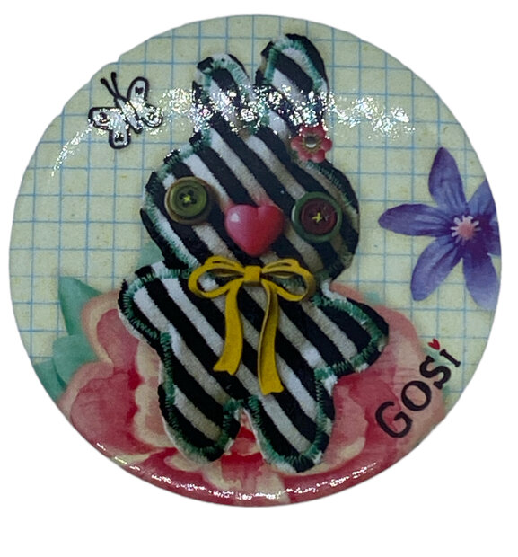 Detailopname van de draagbare For You button