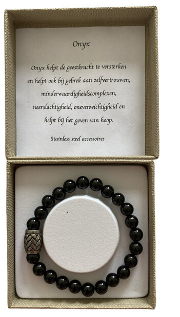 Cadeauverpakking armband met tekst over de geestkracht van onyx.