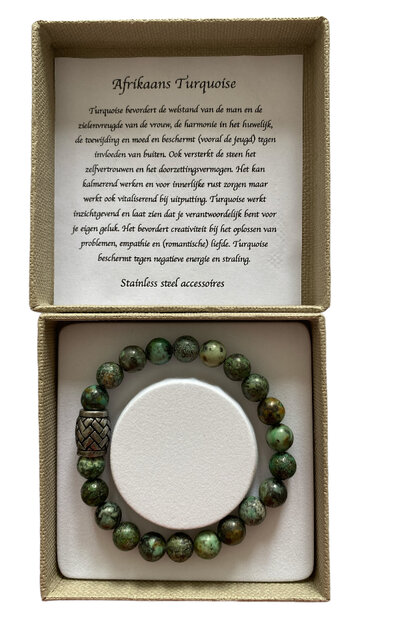 Elastische edelsteen armband Turquoise in een luxe geschenkdoos.