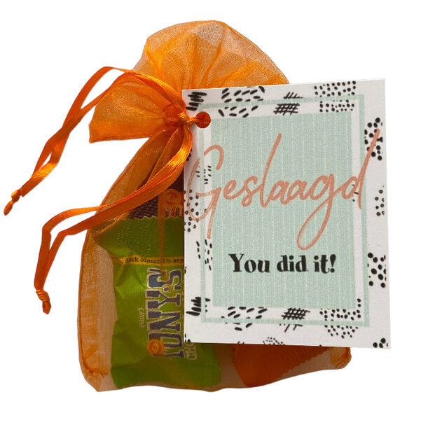 Chocolade geslaagd cadeau in zakje