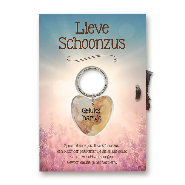 Gelukshartje sleutelhanger voor lieve schoonzus op de bijbehorende kaart