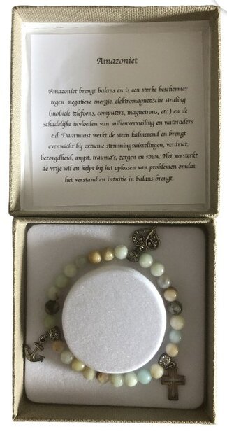 Luxe geschenkverpakking met de amazoniet damesarmband en beschrijvingskaartje