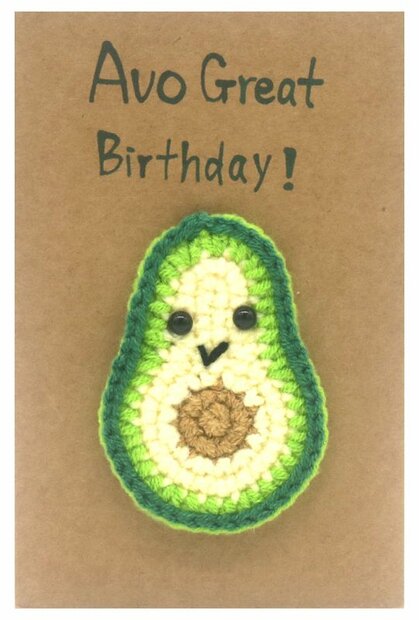Grappige avocado felicitatiekaart voor een verjaardag per post.