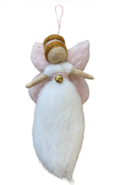 Handgemaakt fairtrade elfje van wol met een wit lijfje en roze vleugels.