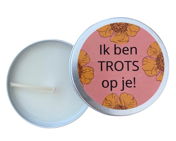 Kaars ik ben trots op je met oranje bloemen op een blikje