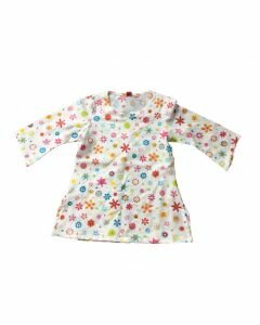 Witte kinderjurk met vrolijke bloemenprint en lange mouwen in maat 116/122