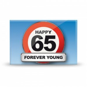 Verjaardagsmagneet Happy 65 forever young van 8 x 5,5 cm