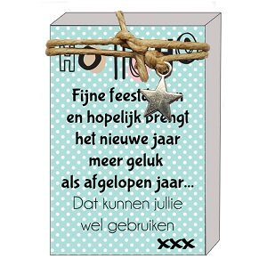 Bovenaanzicht van het open mini doosje van 3,5 x 5,5 cm met stervormige zeepjes