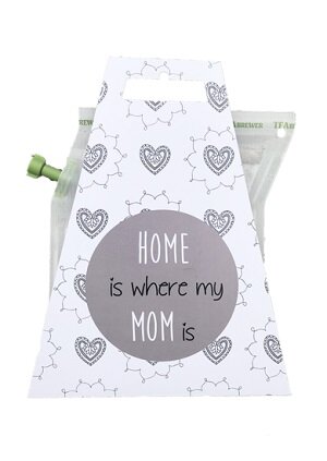 Teabrewer zak met tekst Home is where my mom is gevuld met biologische kruidenthee