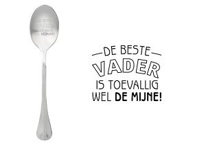 Detailopname van de tekst op het roestvrij staal van de lepel