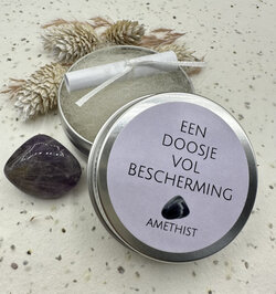 Een doosje vol bescherming - Amethist natuursteen in een blikje OP=OP